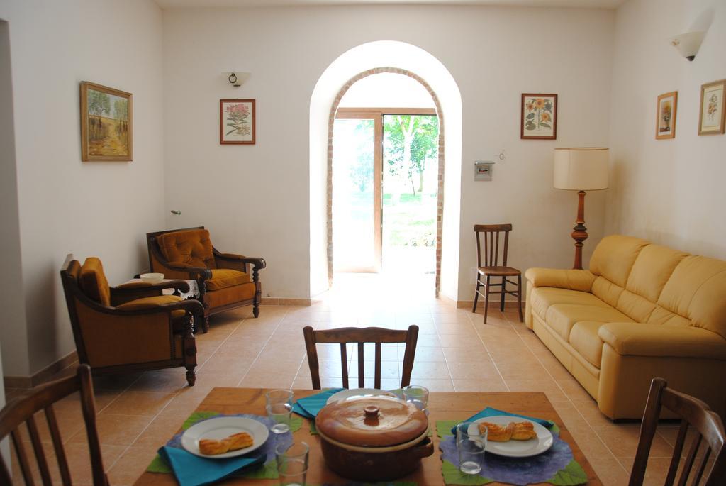 شقة Agriturismo Casal Taccone تاركوينيا الغرفة الصورة